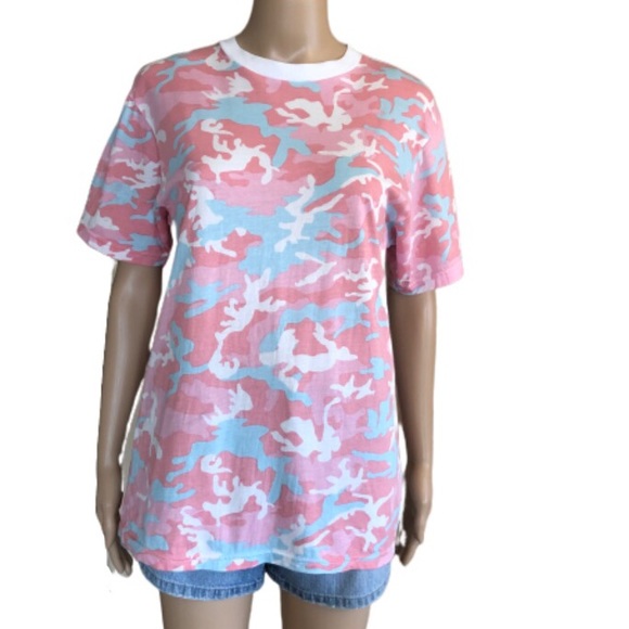 Kylie Cosmetics Tops - Kylie Jenner Cotton Candy Camo tee